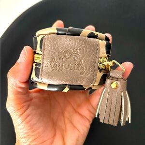 Itzy ritzy paci holder